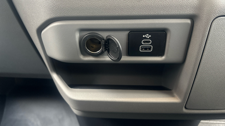 Ford Transit Custom E-320 L1 Rwd 100kW 65kWh H1 Van Limited Auto